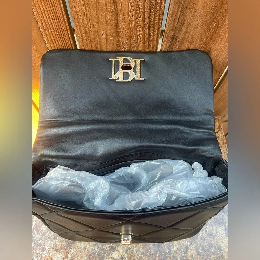 Badgley Mischka Quilted Big Chain Crossbody Bag - Picture 10 of 14